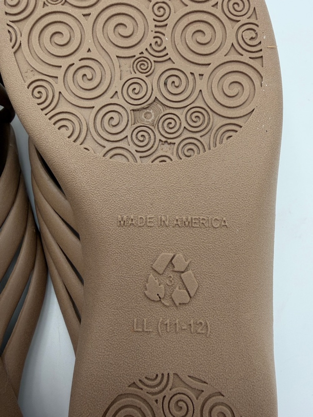 Okabashi Women's Chai / Tan Woven Slide Sandals - Picture 8 of 9